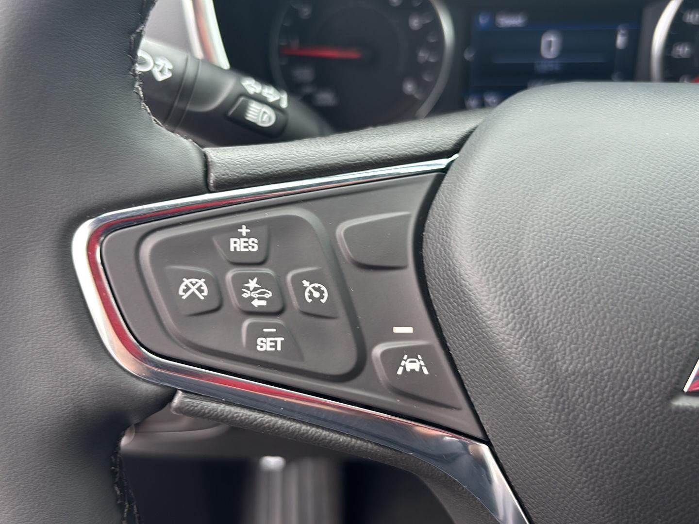 Used 2024 Summit White Chevrolet LT image 18