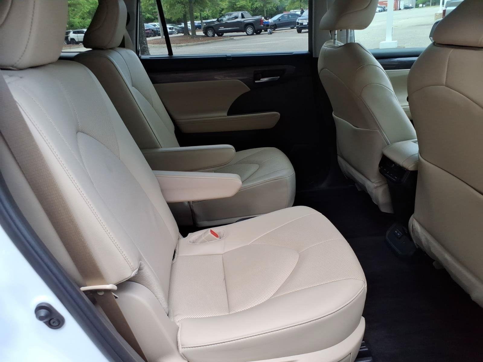 Used 2024 Wind Chill Pearl Toyota Limited image 24