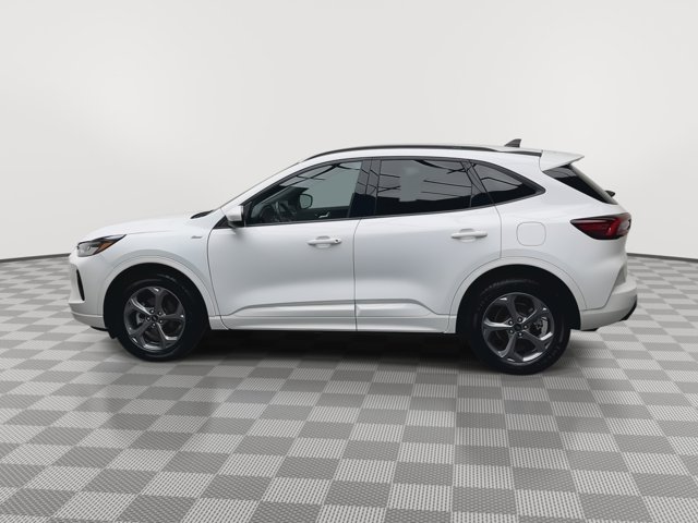 Used 2023 Oxford White Ford ST-Line Select image 34