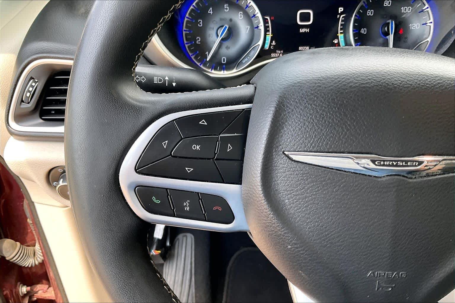 Used 2022 Velvet Red Pearlcoat Chrysler Touring L image 23
