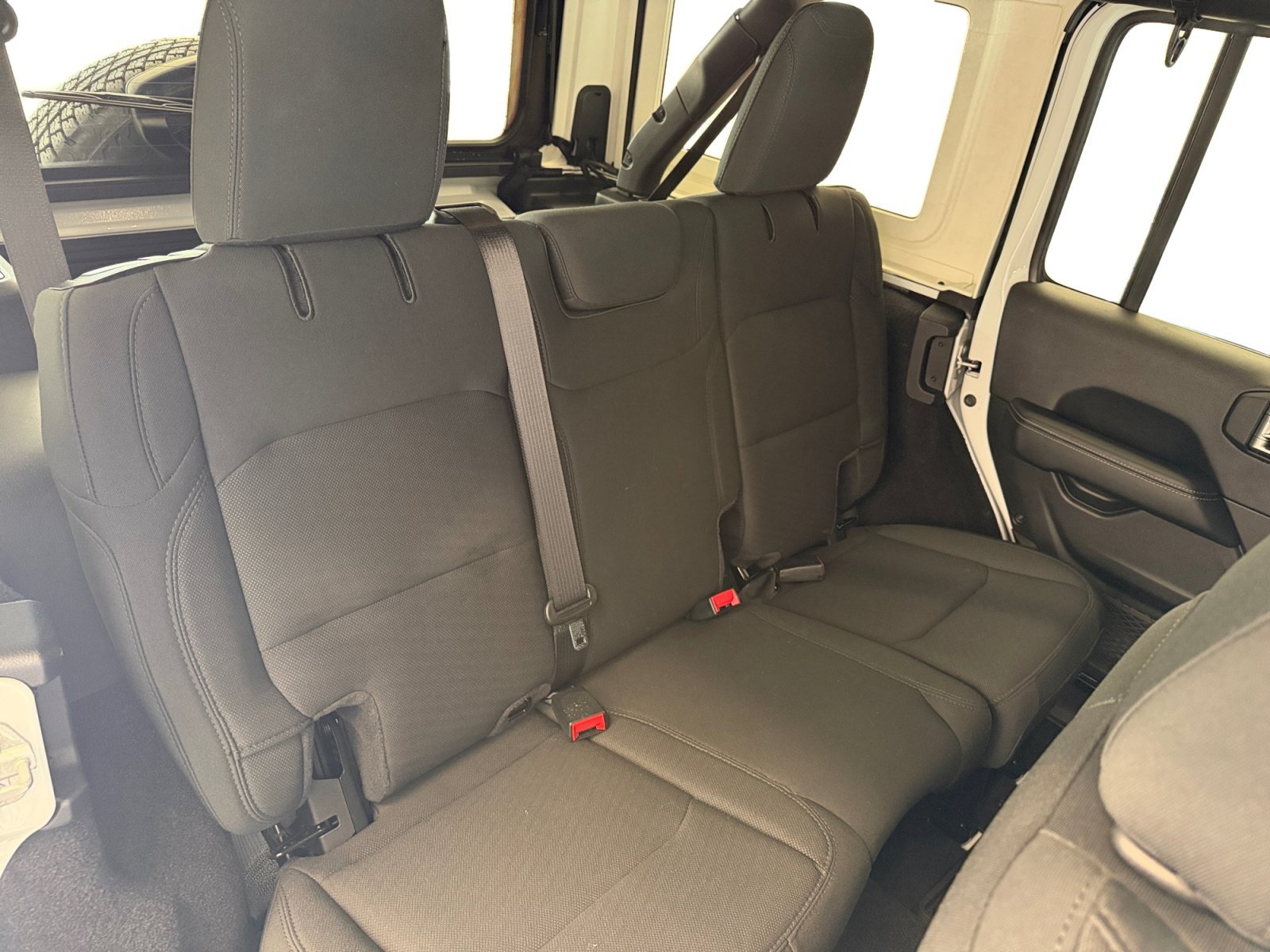 Used 2021 Bright White Clearcoat Jeep Unlimited Sahara image 33