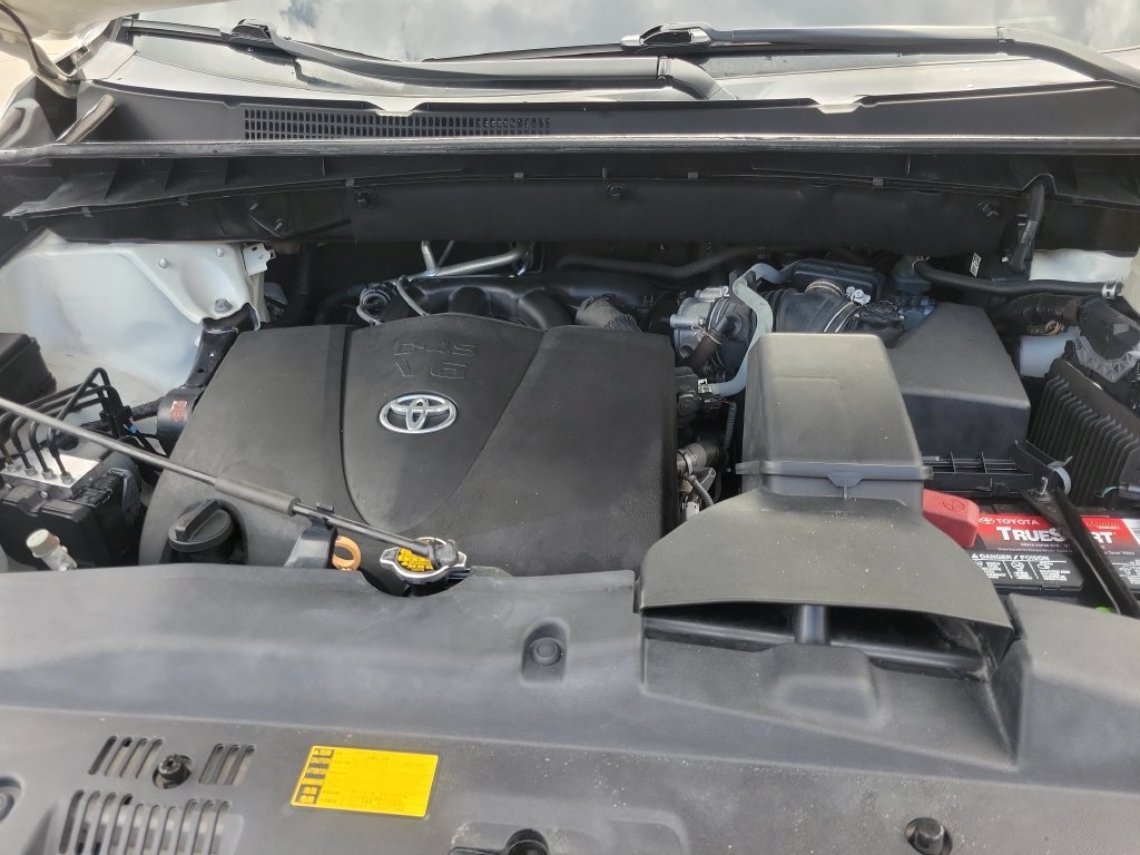 Certified Used 2017 White Toyota XLE image 42