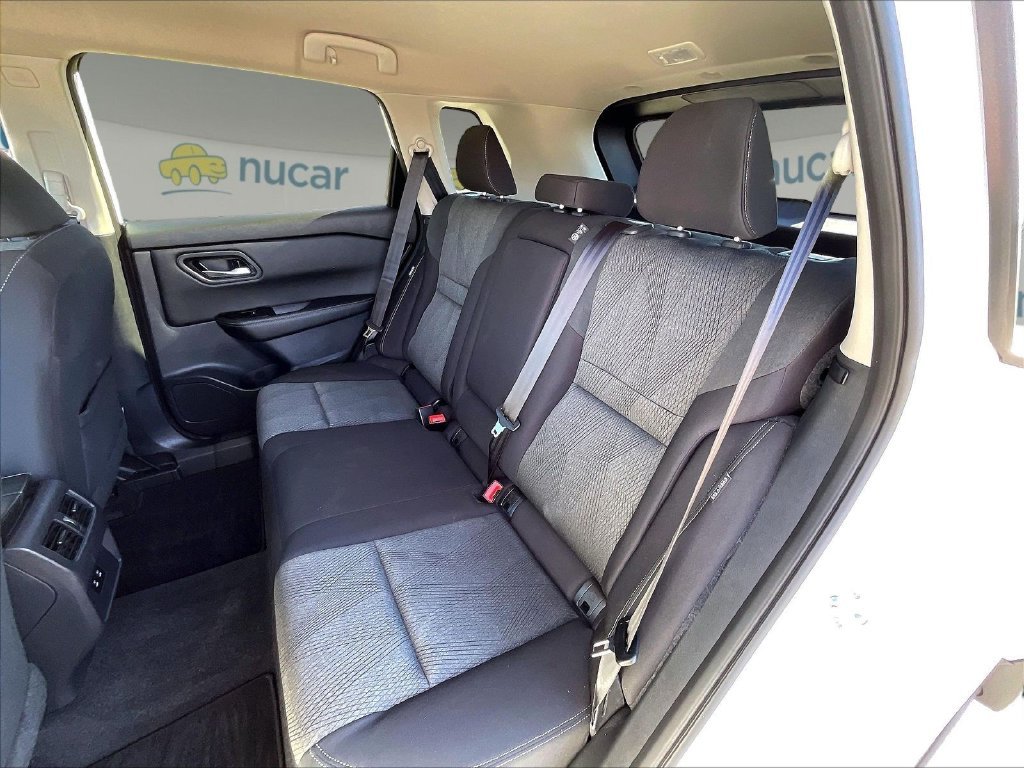 Used 2024 Everest White Pearl Nissan SV image 14