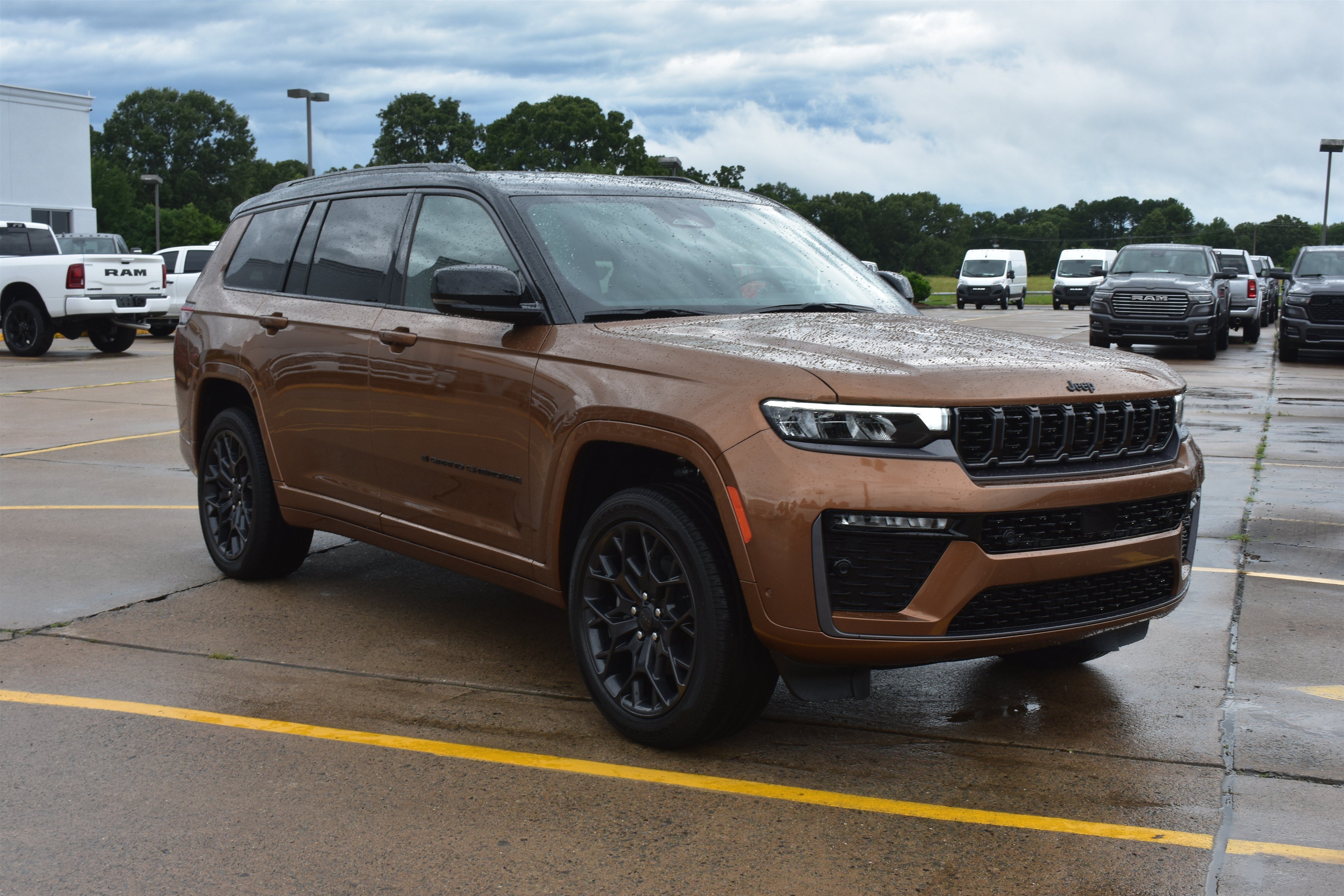 New 2026 Copper Shino Metallic Clear-Coat Exterior Paint Jeep Summit image 3