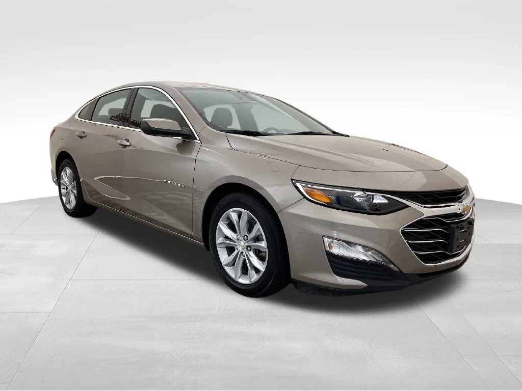 Used 2025 Gray Chevrolet LT image 7