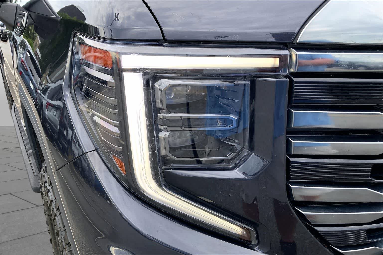 Used 2024 Titanium Rush Metallic GMC AT4 image 27