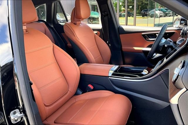 Used 2026  Mercedes-Benz GLC 300 image 30