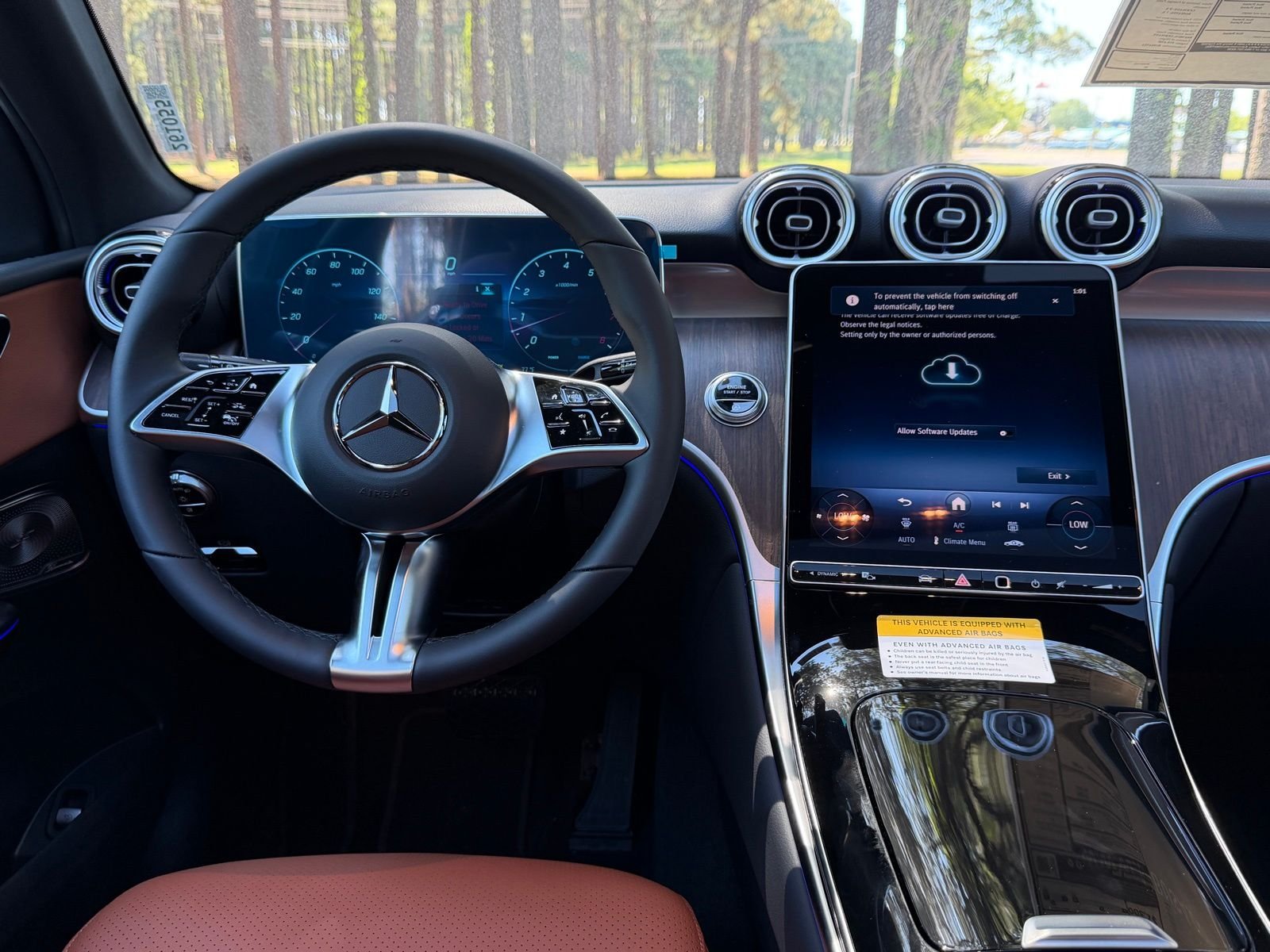 New 2026 Polar White Mercedes-Benz GLC 300 image 3