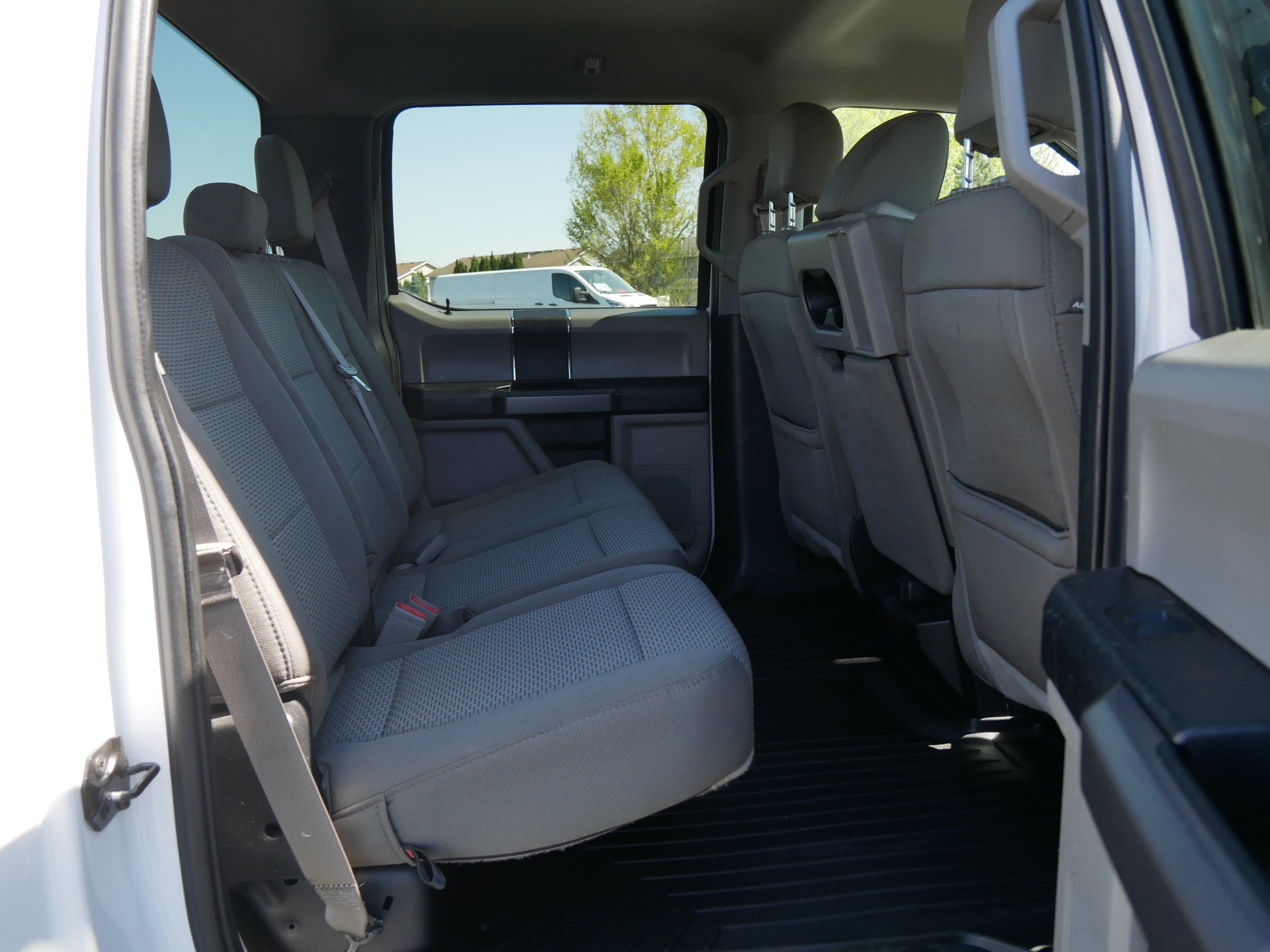Used 2019 White Ford XLTV8 image 13
