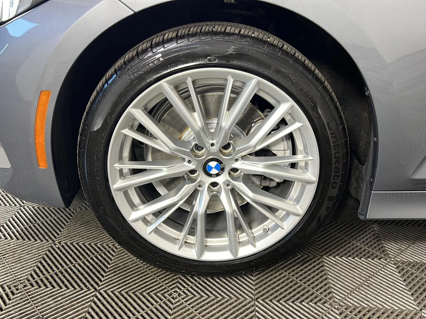 Used 2023 Skyscraper Grey Metallic BMW 330i xDrive image 15