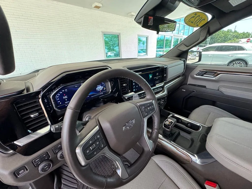 Used 2025 Gray Chevrolet RST image 13