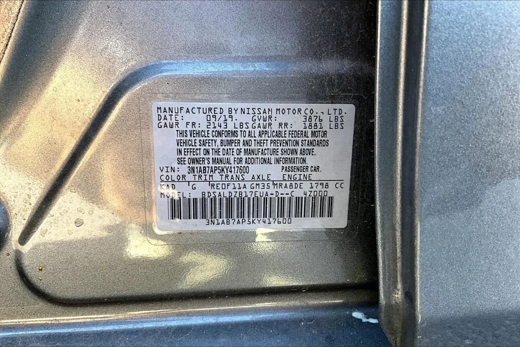 Used 2019 Gray Nissan SV image 4