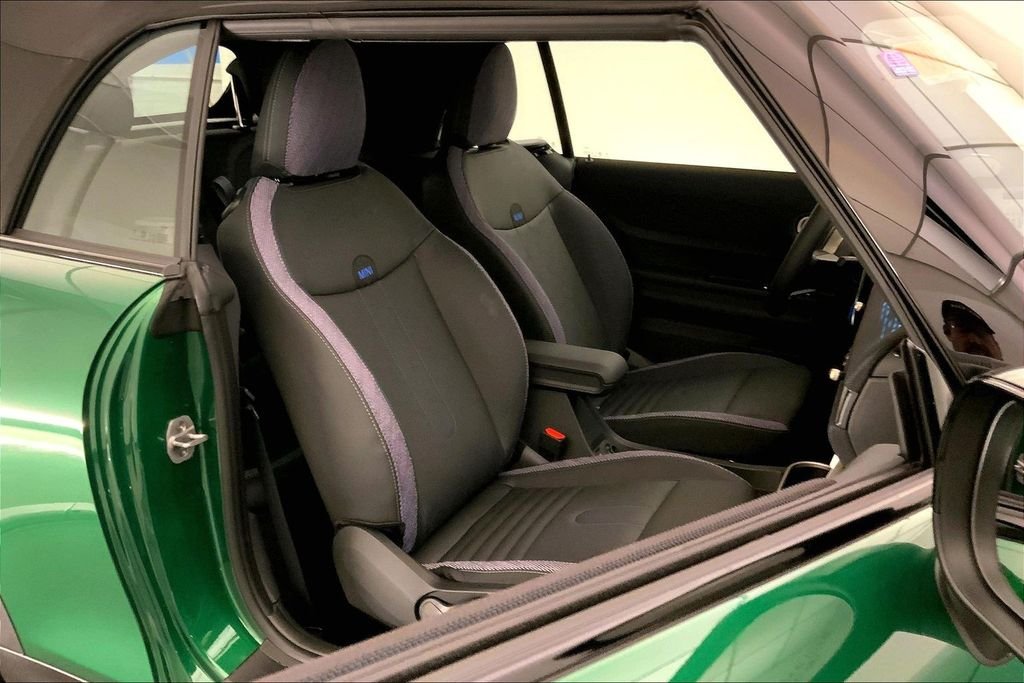Used 2026 British Racing Green IV Metallic MINI Signature Plus image 7