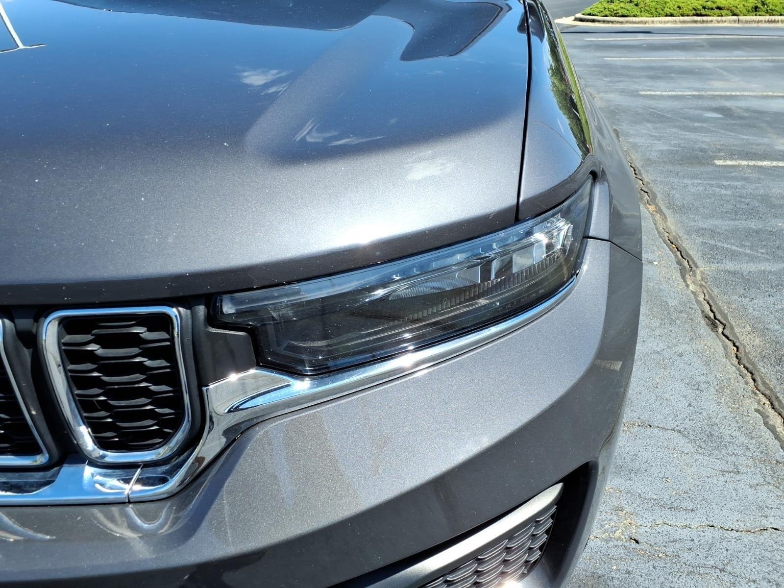 Used 2024 Baltic Gray Metallic Clearcoat Jeep Laredo image 16