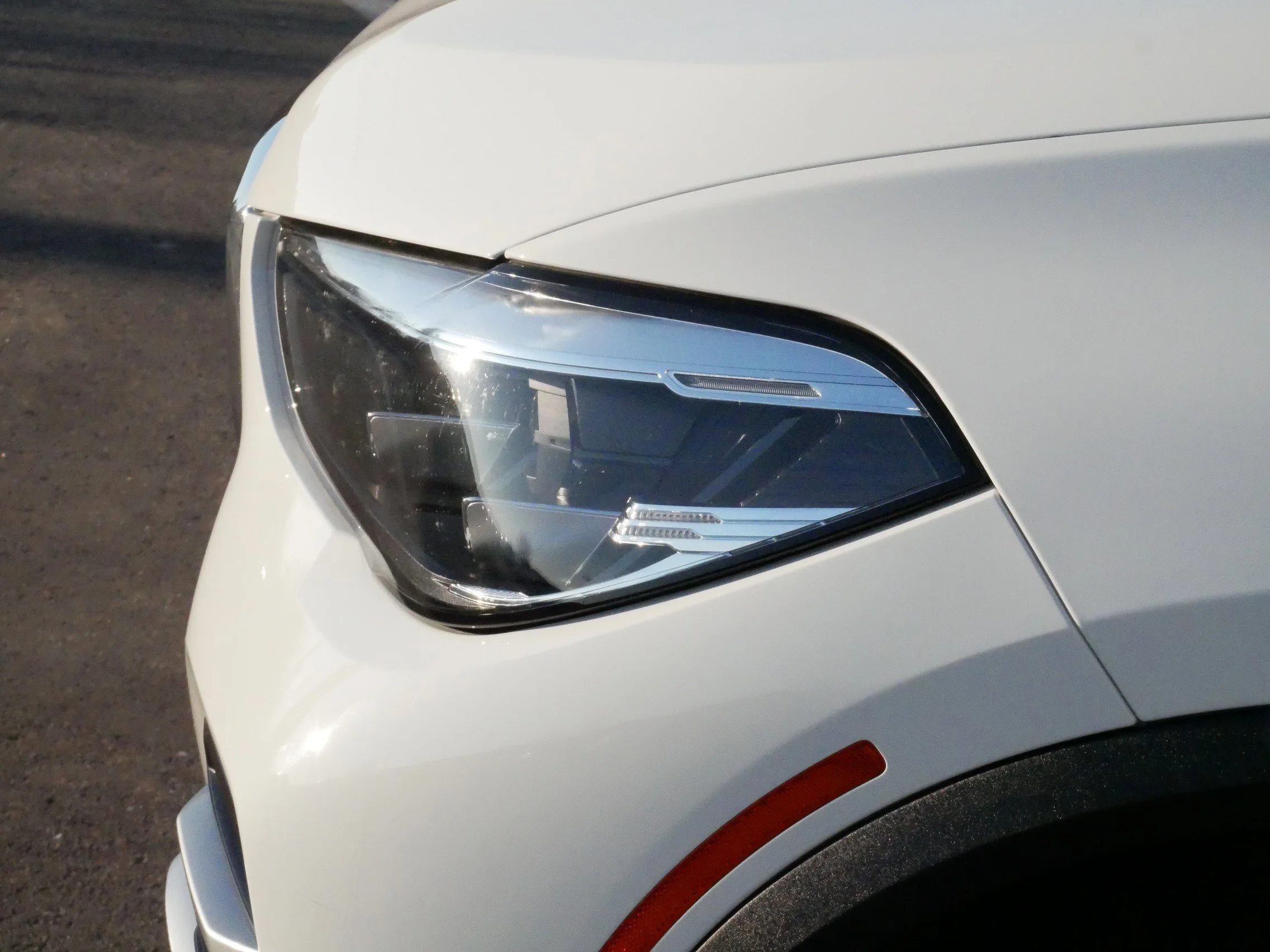 Used 2023 Alpine White BMW xDrive40i image 16