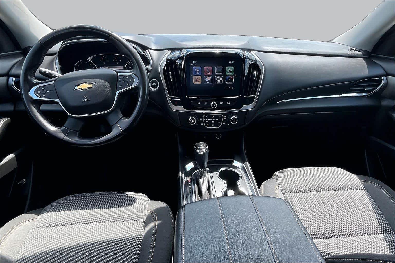 Used 2018 SILVER ICE METALLIC Chevrolet LT Cloth image 11