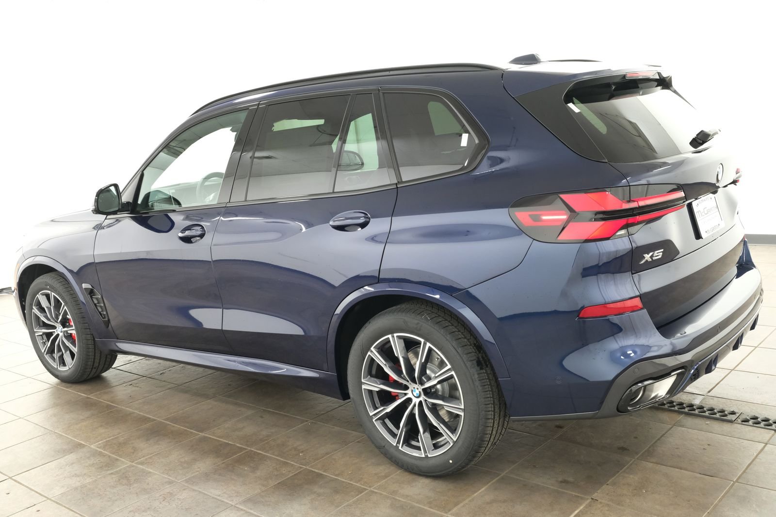 New 2026 Tanzanite Blue II Metallic BMW xDrive40i image 3