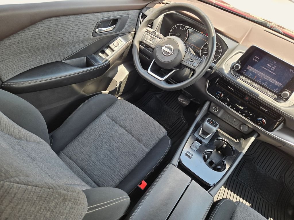 Used 2022 Red Nissan SV image 16