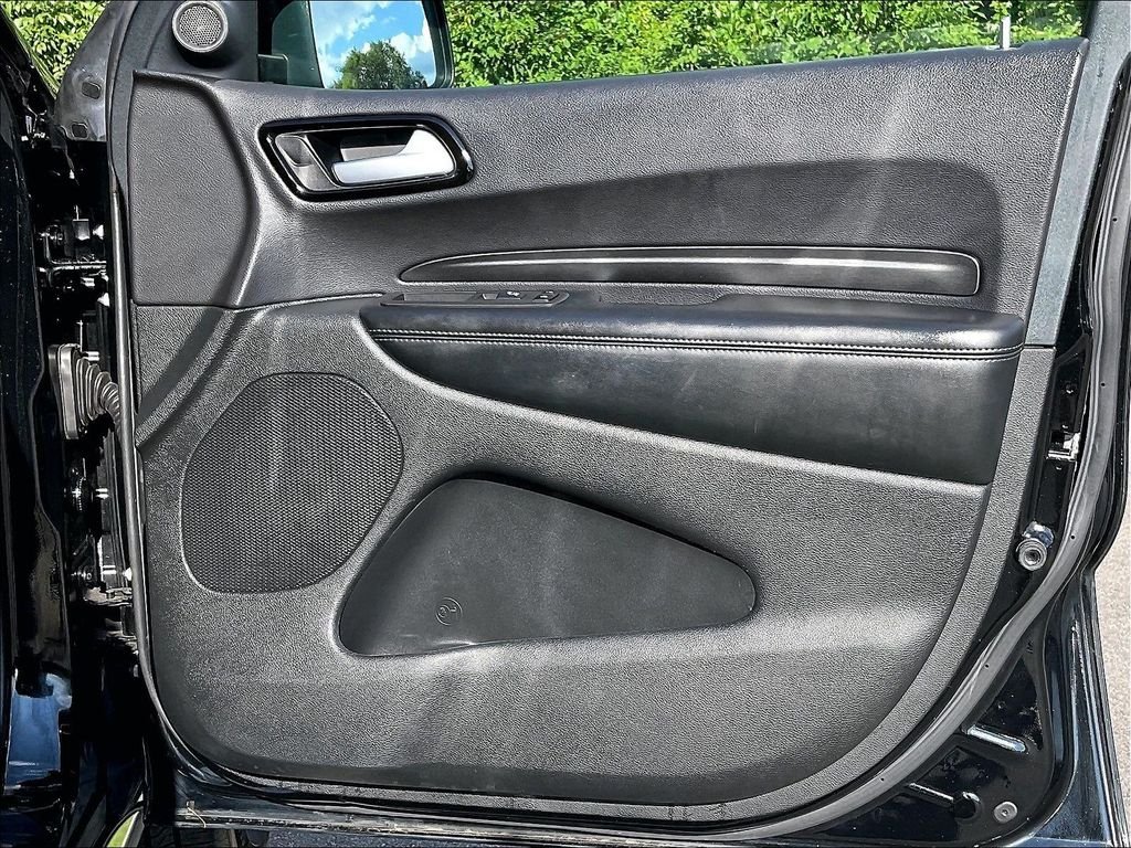 Used 2022 Black Dodge SXT image 27