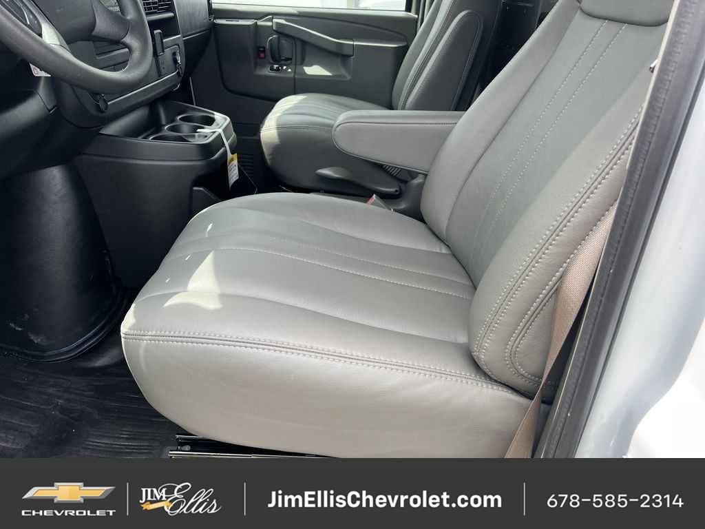 2025 Chevrolet Express Cargo Work Van - Photo 7