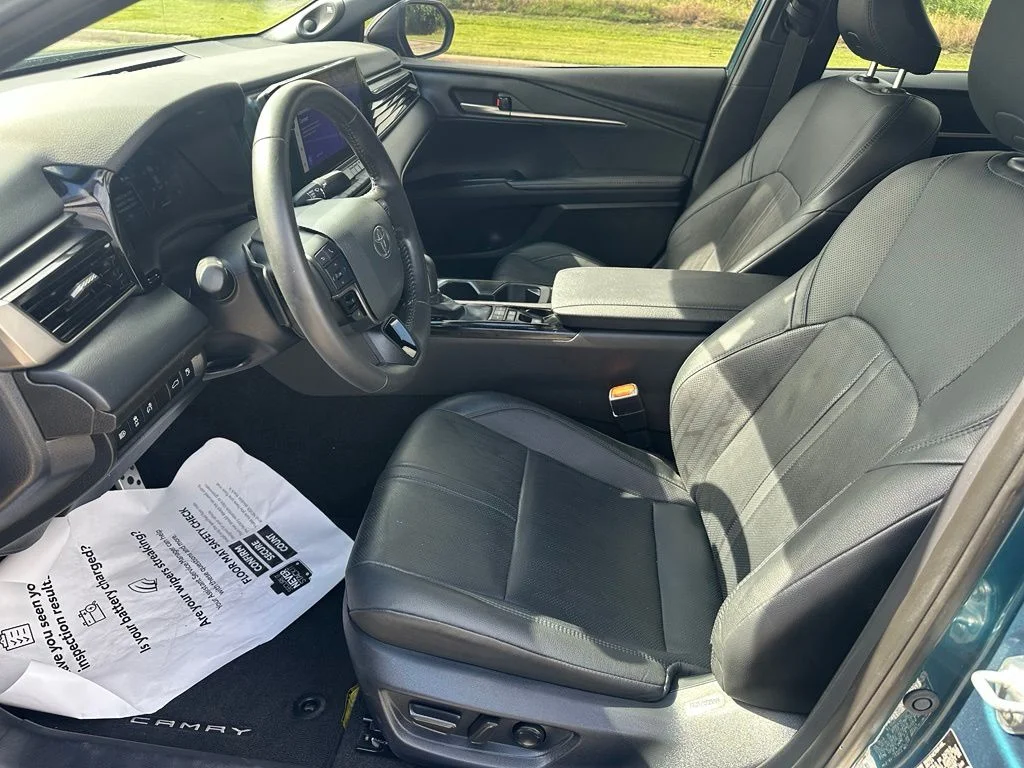 2025 Toyota Camry XSE - Photo 10