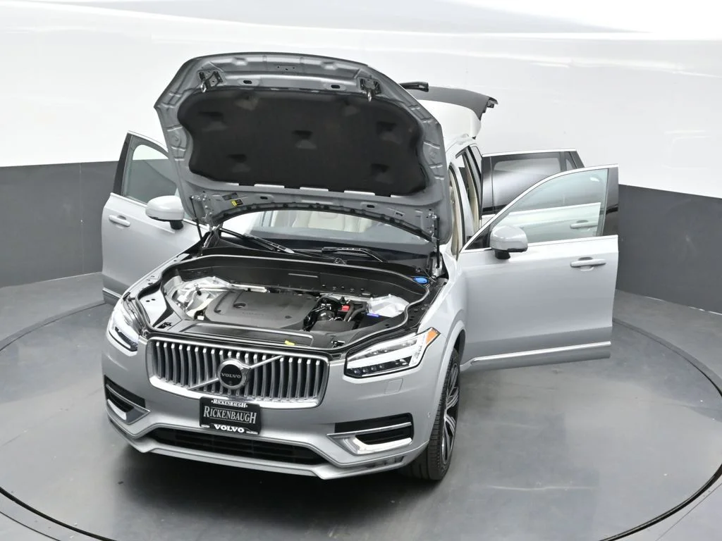 Certified Used 2024 Vapour Grey Volvo Plus image 41