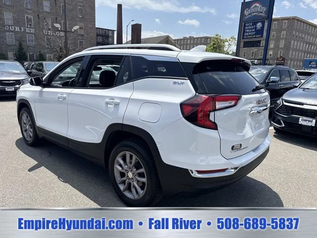 Used 2024 White GMC SLT image 10