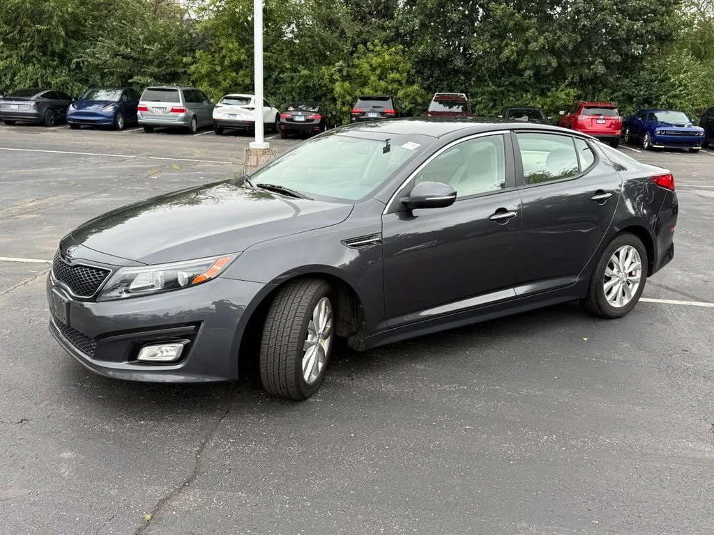 Used 2015 Gray Kia EX image 3