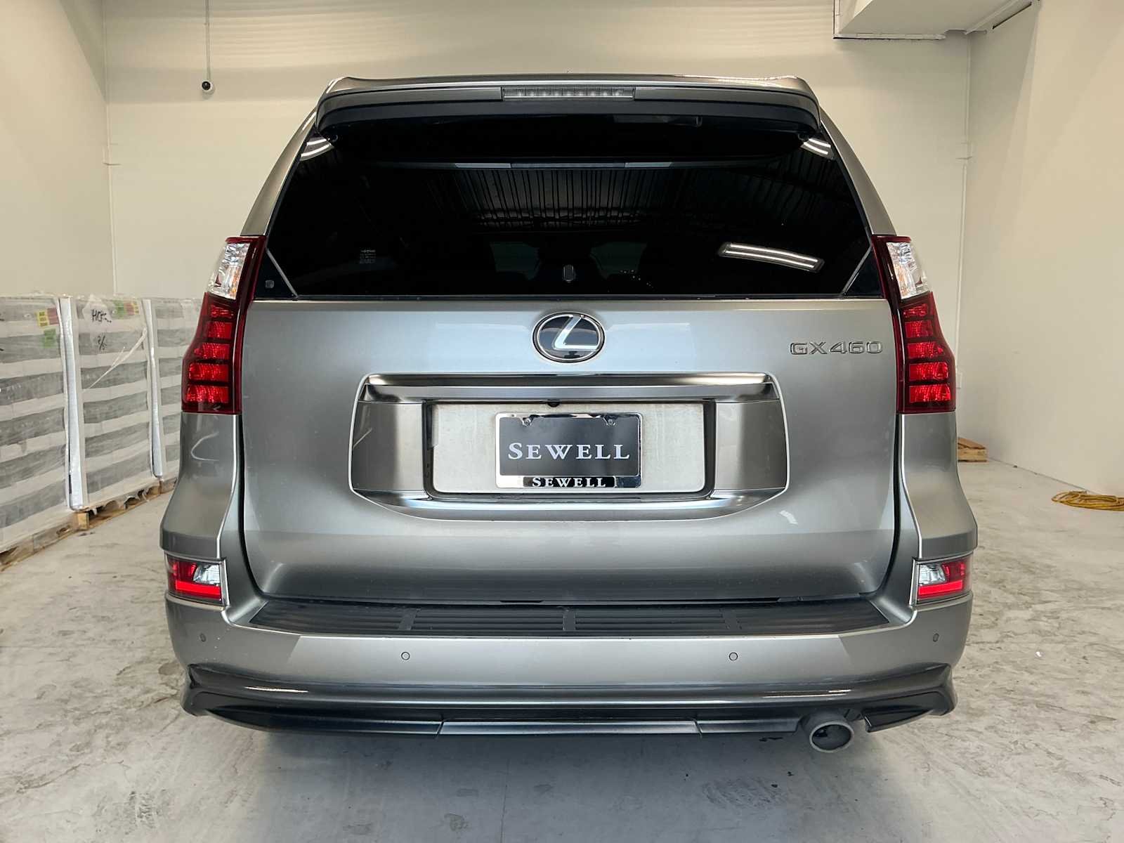 Used 2022 Atomic Silver Lexus Luxury image 5