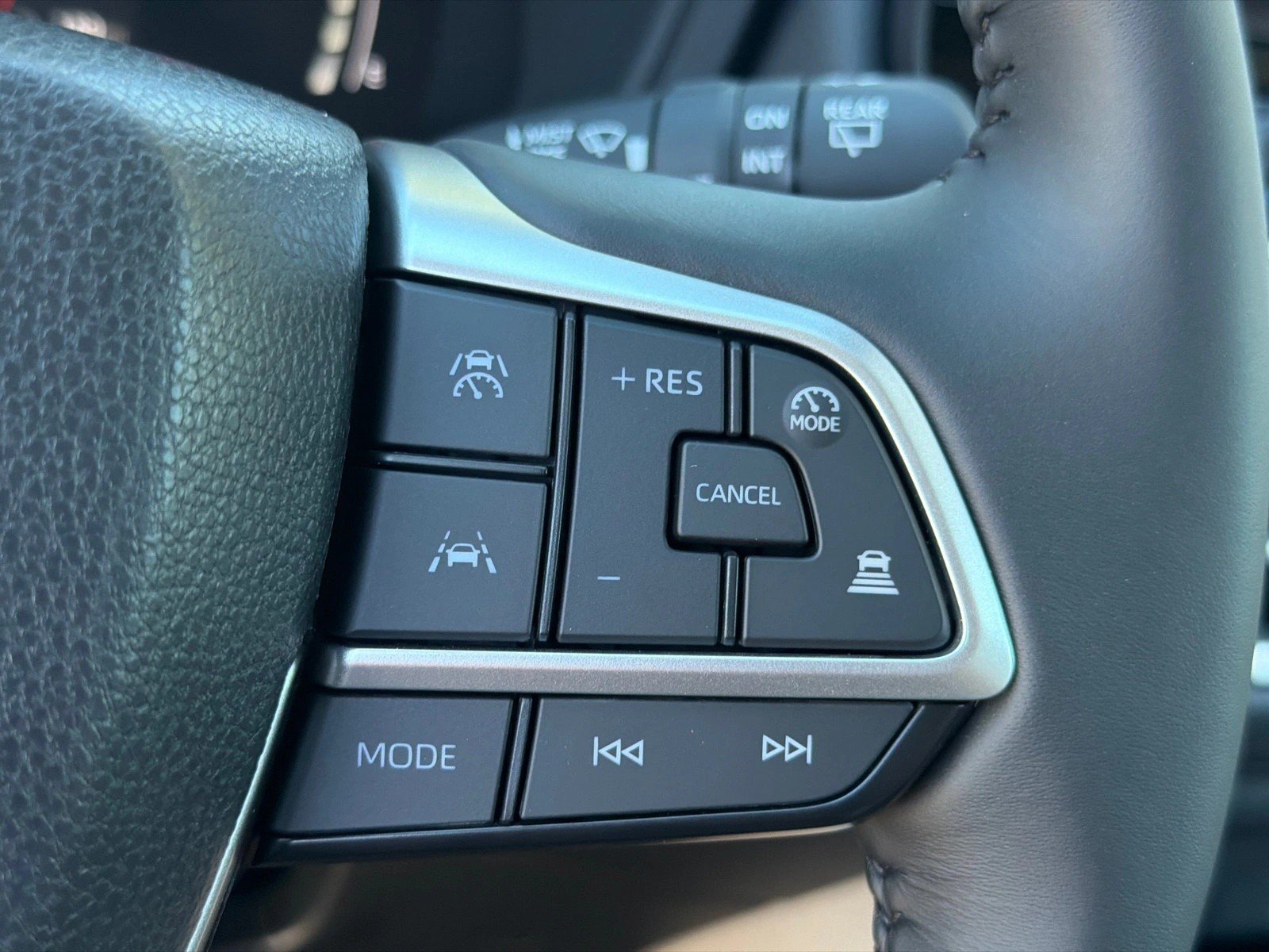 New 2026 Wind Chill Pearl Toyota XLE image 26