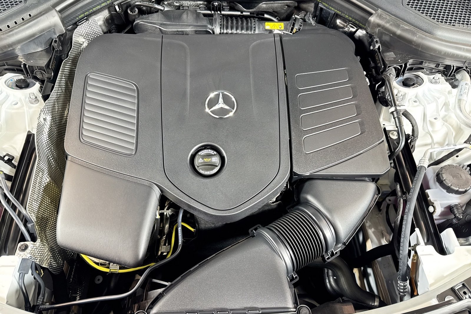 Certified Used 2026 Polar White Mercedes-Benz GLC 300 image 28