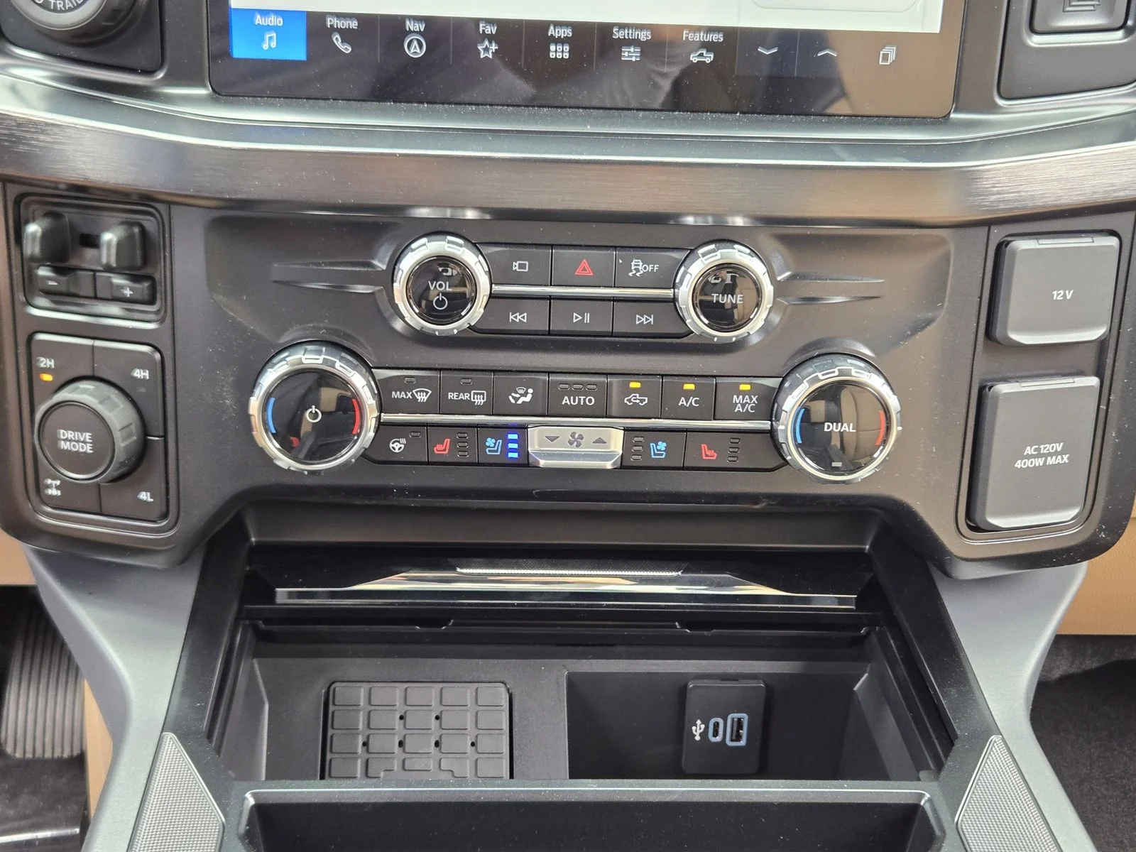 New 2026 Star White Metallic Tri-Coat Ford F-250® Lariat® image 13