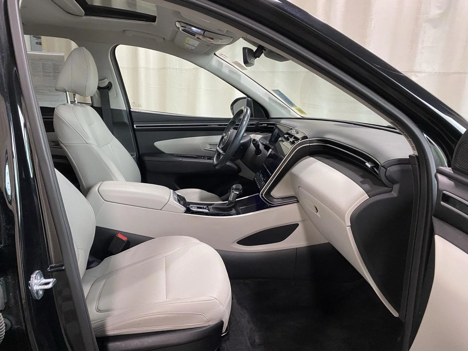 Used 2024 Black Pearl Hyundai SEL image 12