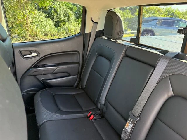 Used 2022 Desert Sand Metallic GMC AT4 w/Leather image 30