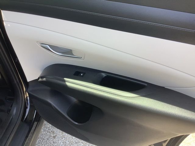 2025 Hyundai Tucson SE - Photo 17