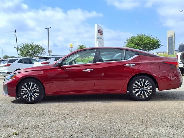 Used 2024 Red Nissan 2.5 SV image 4