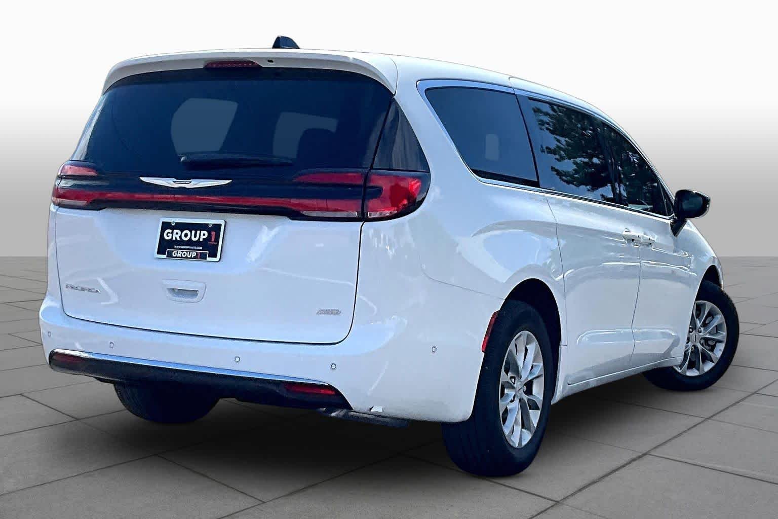 Used 2024 Bright White Clearcoat Chrysler Touring L image 13