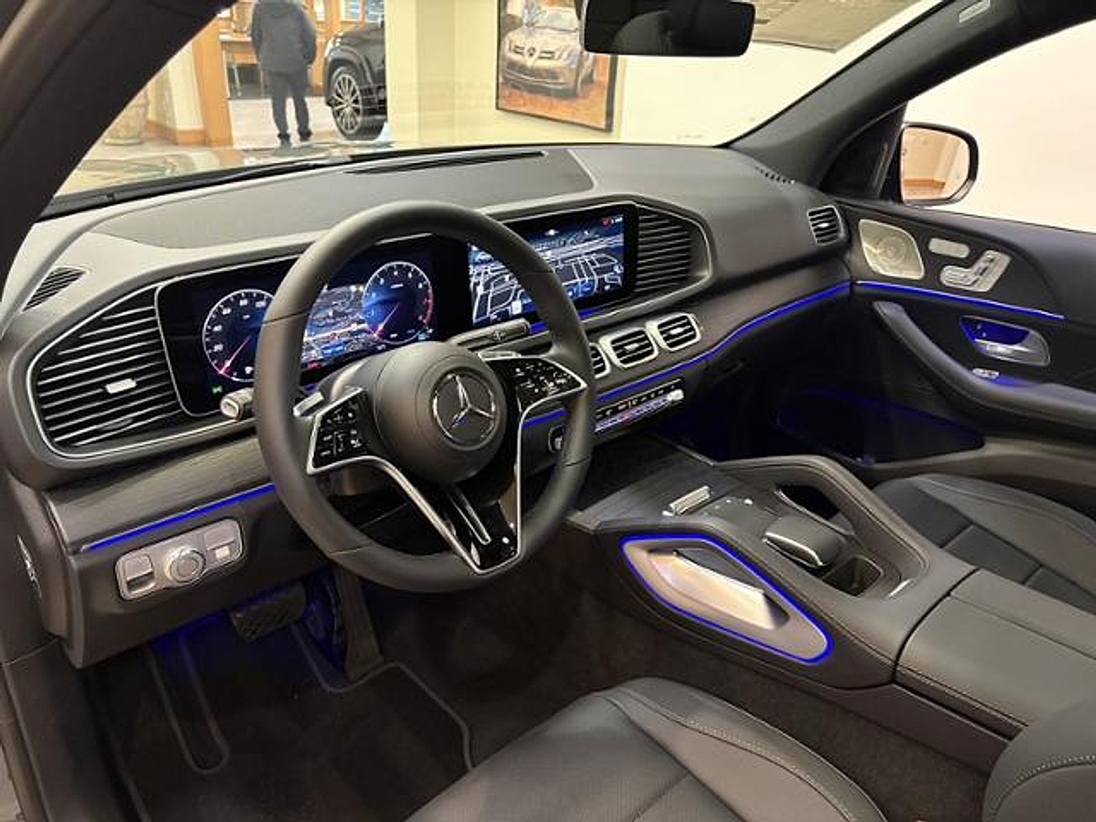 New 2026 MANUFAKTUR Silicon Grey Mercedes-Benz 4MATIC® image 9