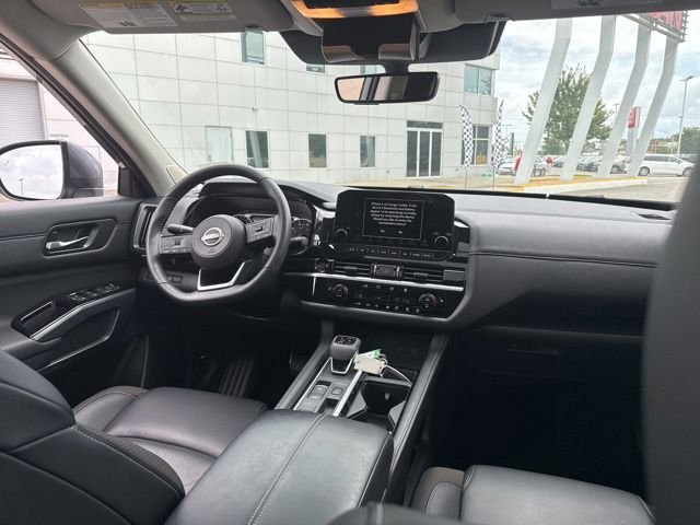 Used 2025 Gray Nissan SL image 21