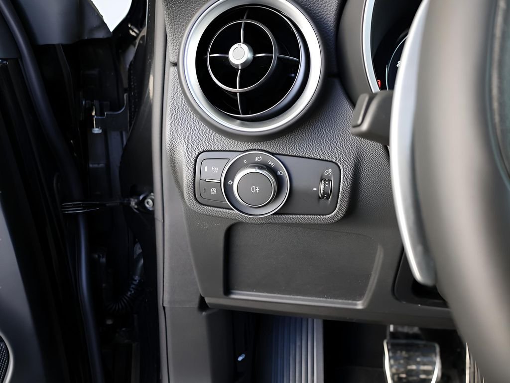 2025 Alfa Romeo Stelvio Base - Photo 35