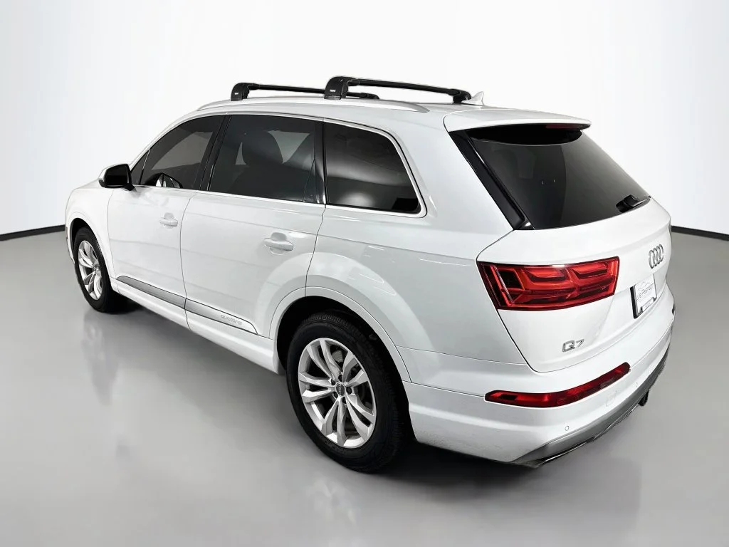 Used 2017  Audi 2.0T Premium Plus image 3
