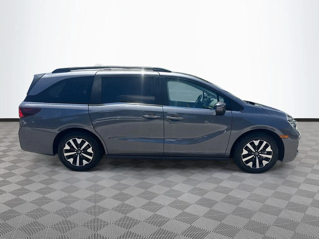 Used 2025  Honda EX-L image 5