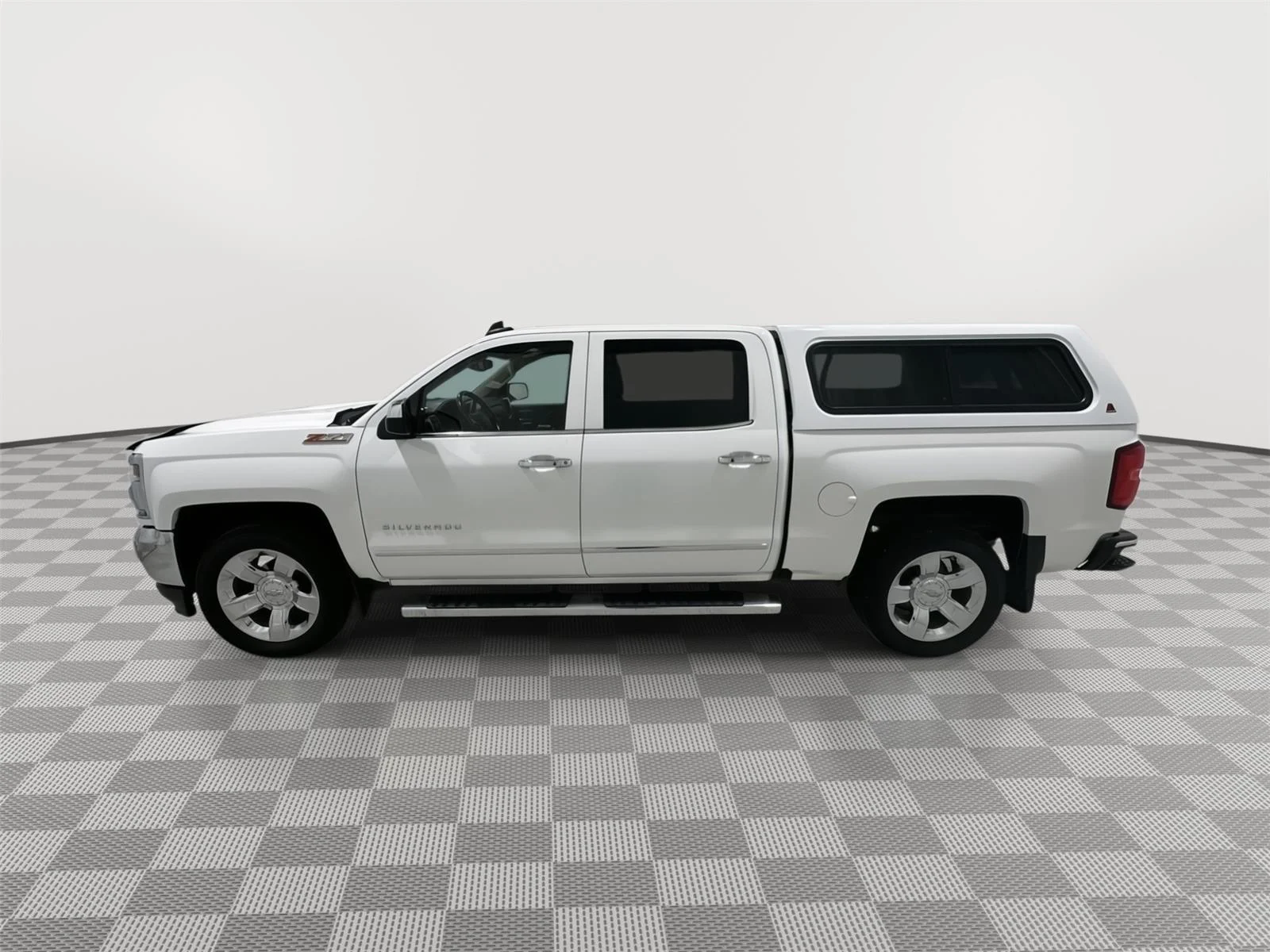 Used 2018 SUMMIT WHITE Chevrolet LTZ image 2