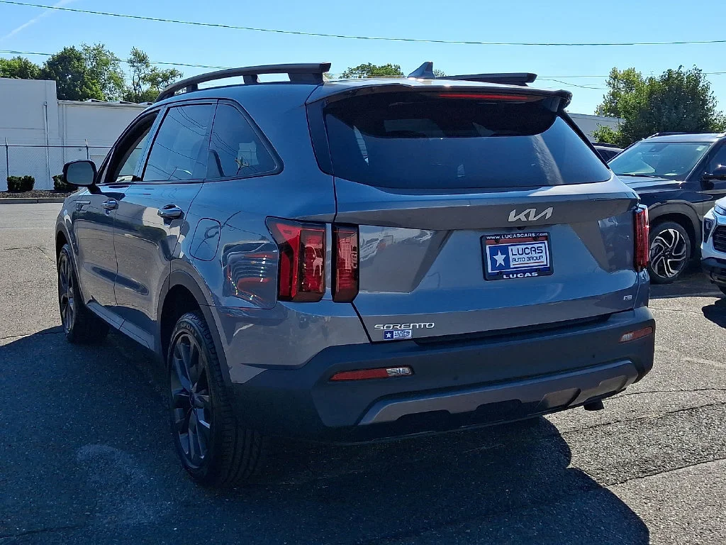 Used 2023 Silver Kia X-Line EX image 9