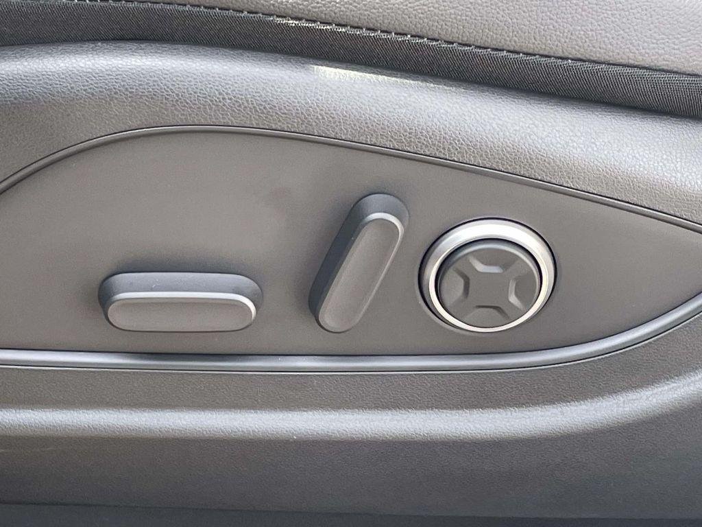 New 2026 White Hyundai Limited FWD image 18