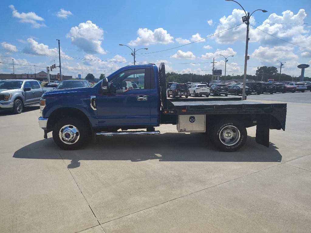 Used 2022 Atlas Blue Ford XLT image 4
