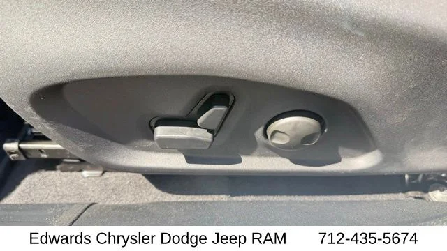 New 2026 Black Jeep Latitude image 17