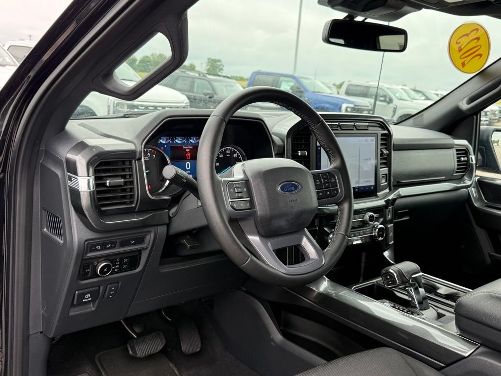 Used 2023 Black Ford XLT image 4