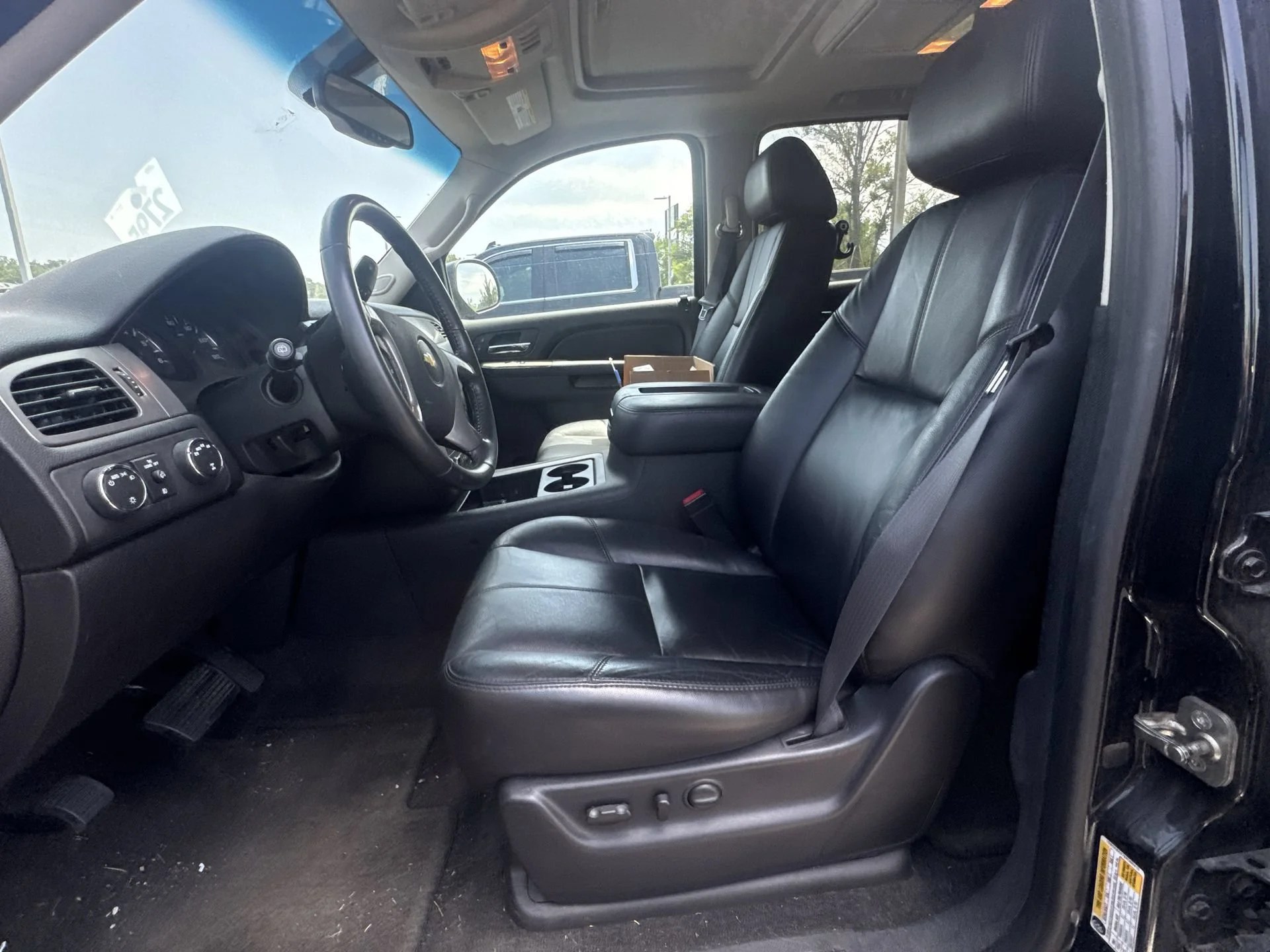 Used 2011 BLACK Chevrolet LT image 3