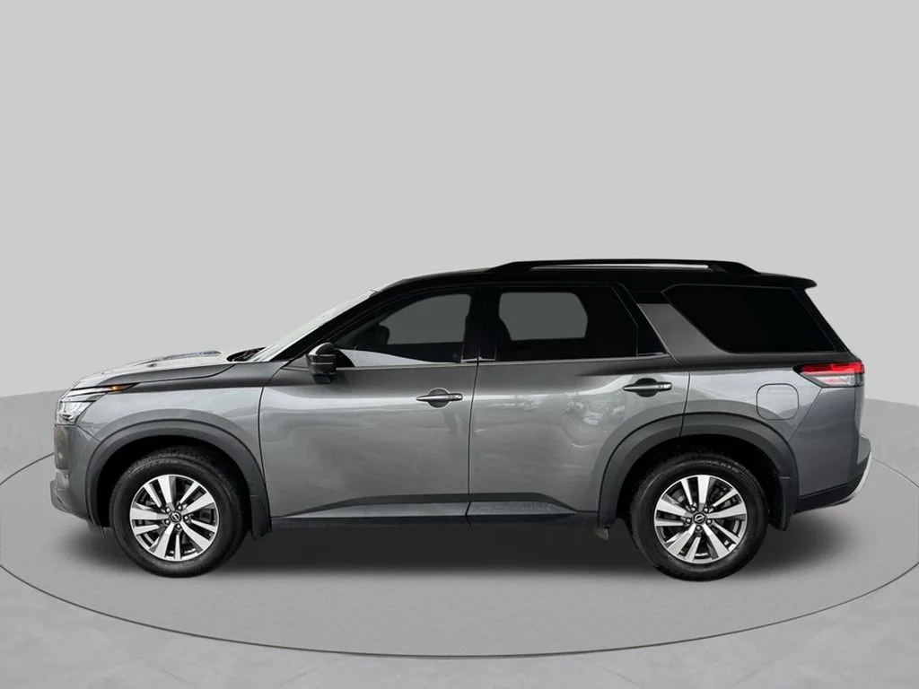 Used 2022 Gray Nissan SL image 5